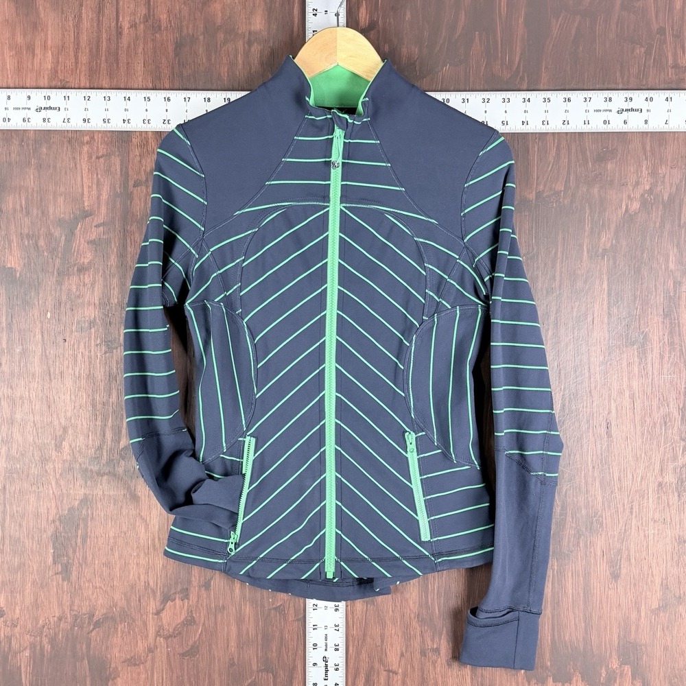 Lululemon Forme Jacket * Cuffins in Slalom Stripe Inkwell/‎ Inkwell Womens 6 GUC